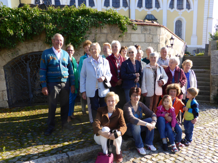 Frauenbund besucht Pfarrkirche Eresing